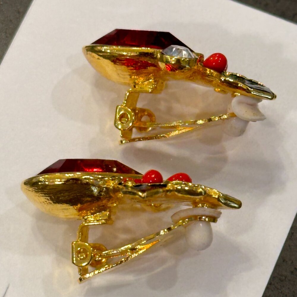 Vintage Avon Red Clear Crystal Green Enamel Holly Leaf Christmas Clip Earrings - Picture 5 of 5